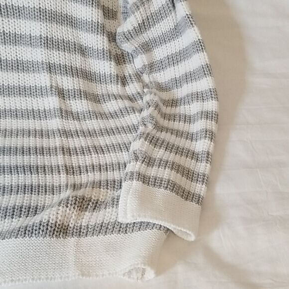 Time and Tru Gray‎ & White Striped Hooded Sweater - Picture 4 of 8